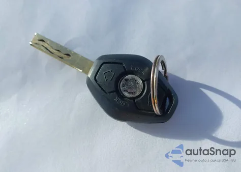 2004 BMW 330I z USA, uszkodzony, nr VIN WBAEV53454KM33629